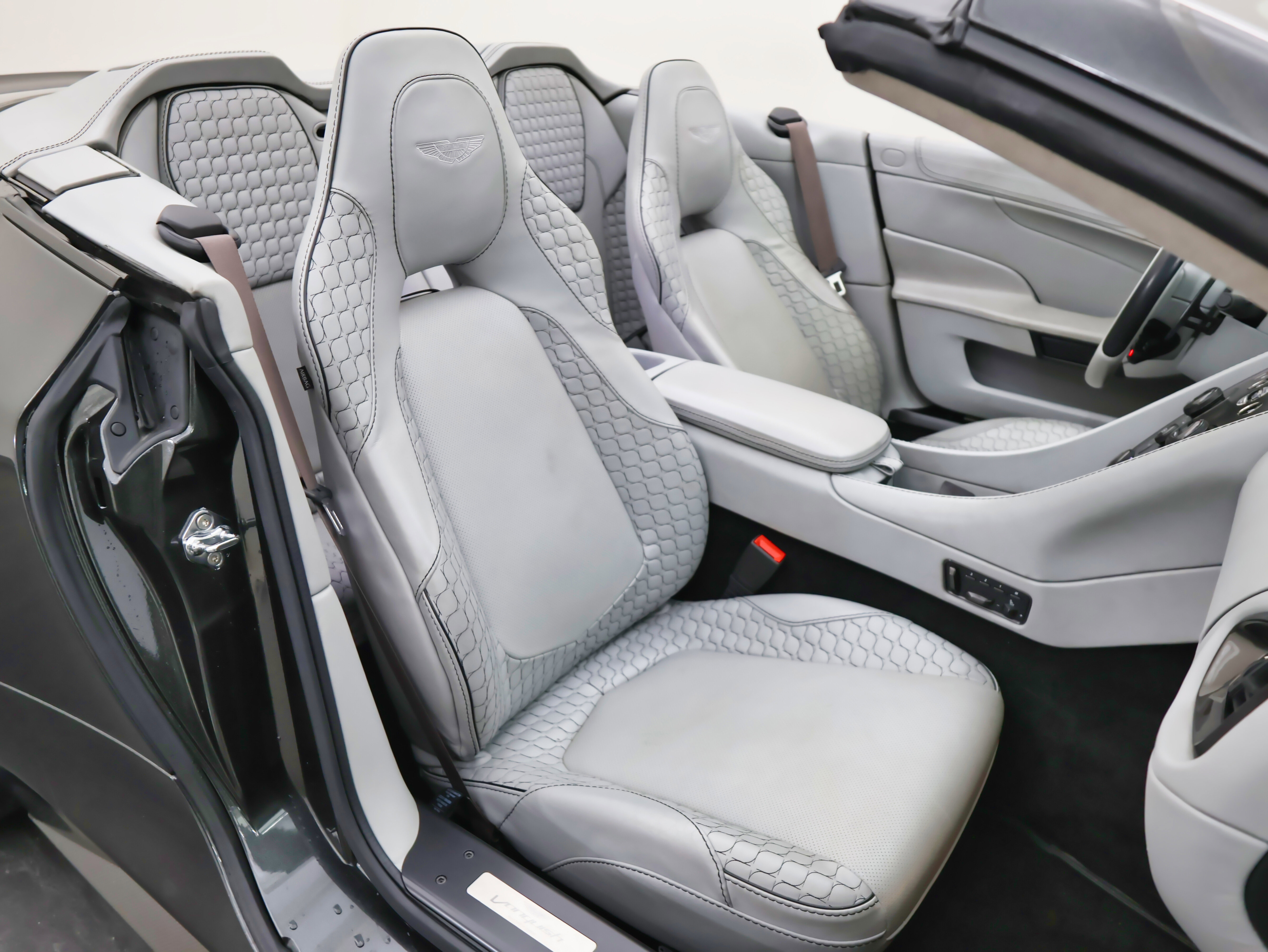 Used 2014 Aston Martin Vanquish Volante image 43