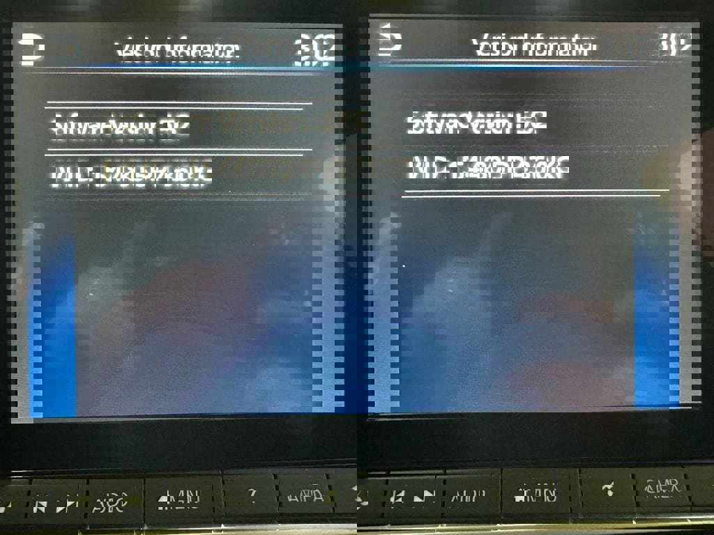 Used 2025 Nissan Sentra SV image 34