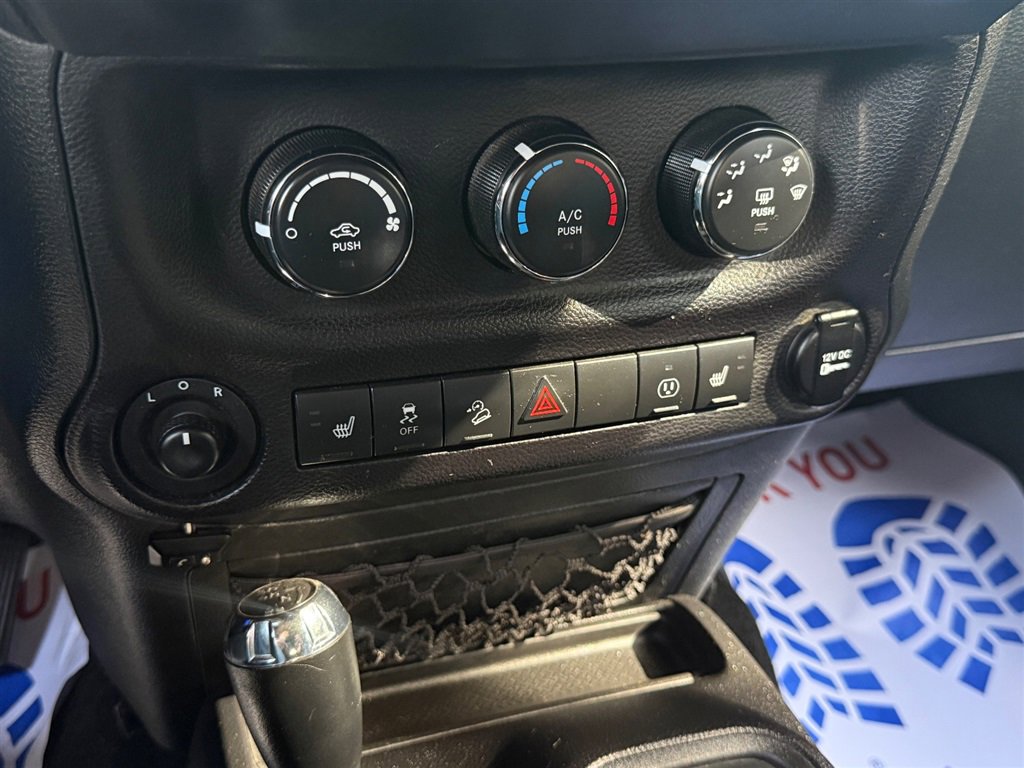 Used 2015 Jeep Wrangler Unlimited Rubicon w/ Dual Top Group image 45