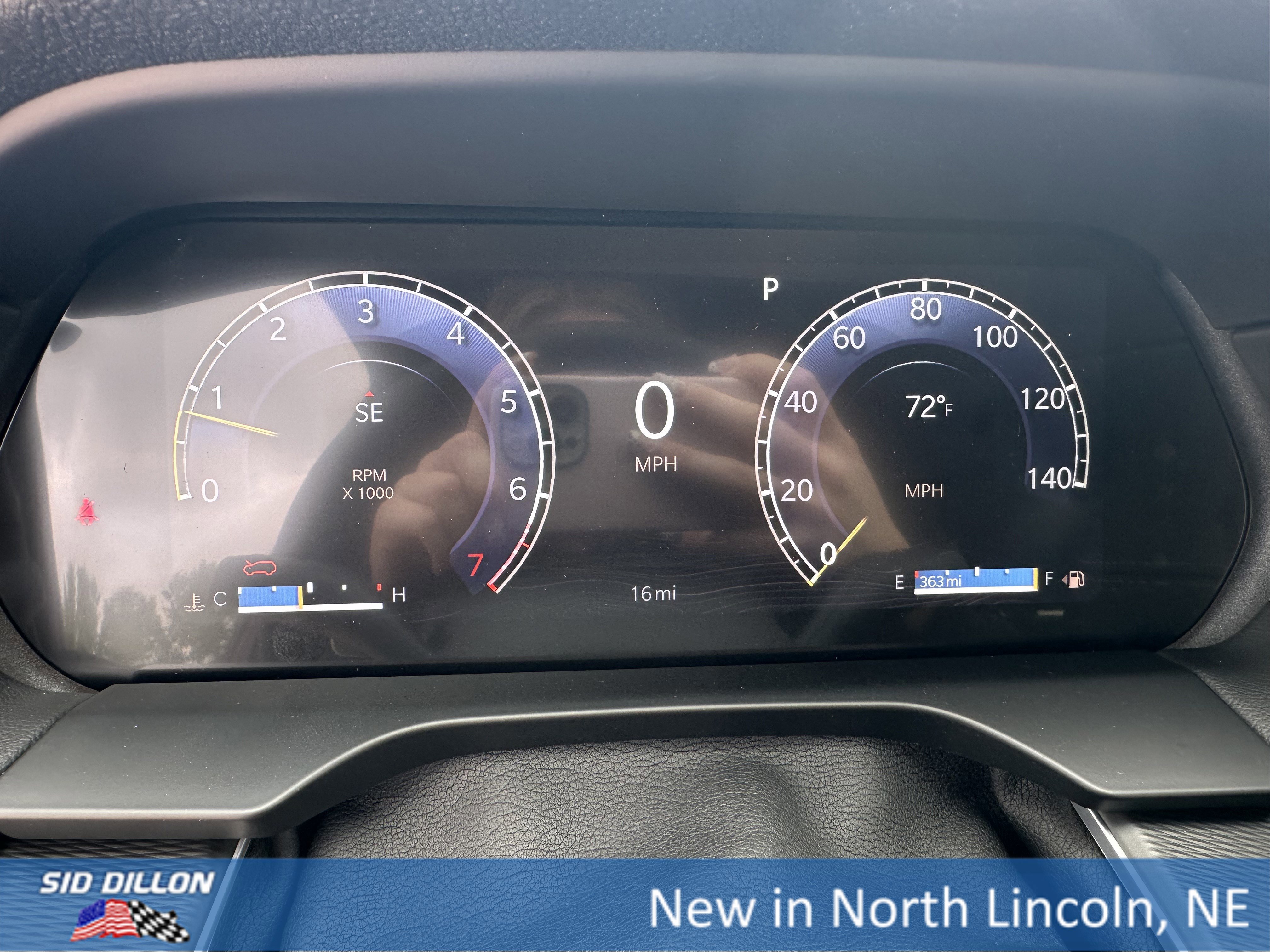 New 2025 Jeep Grand Cherokee Altitude image 9