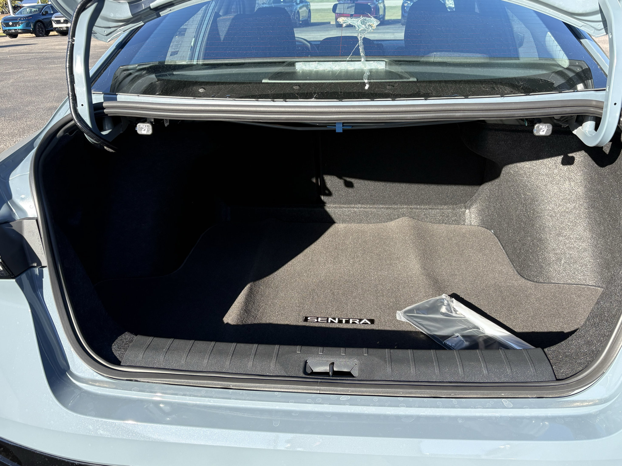 New 2027 Nissan Sentra SR w/ Floor Mat Package FWD image 25