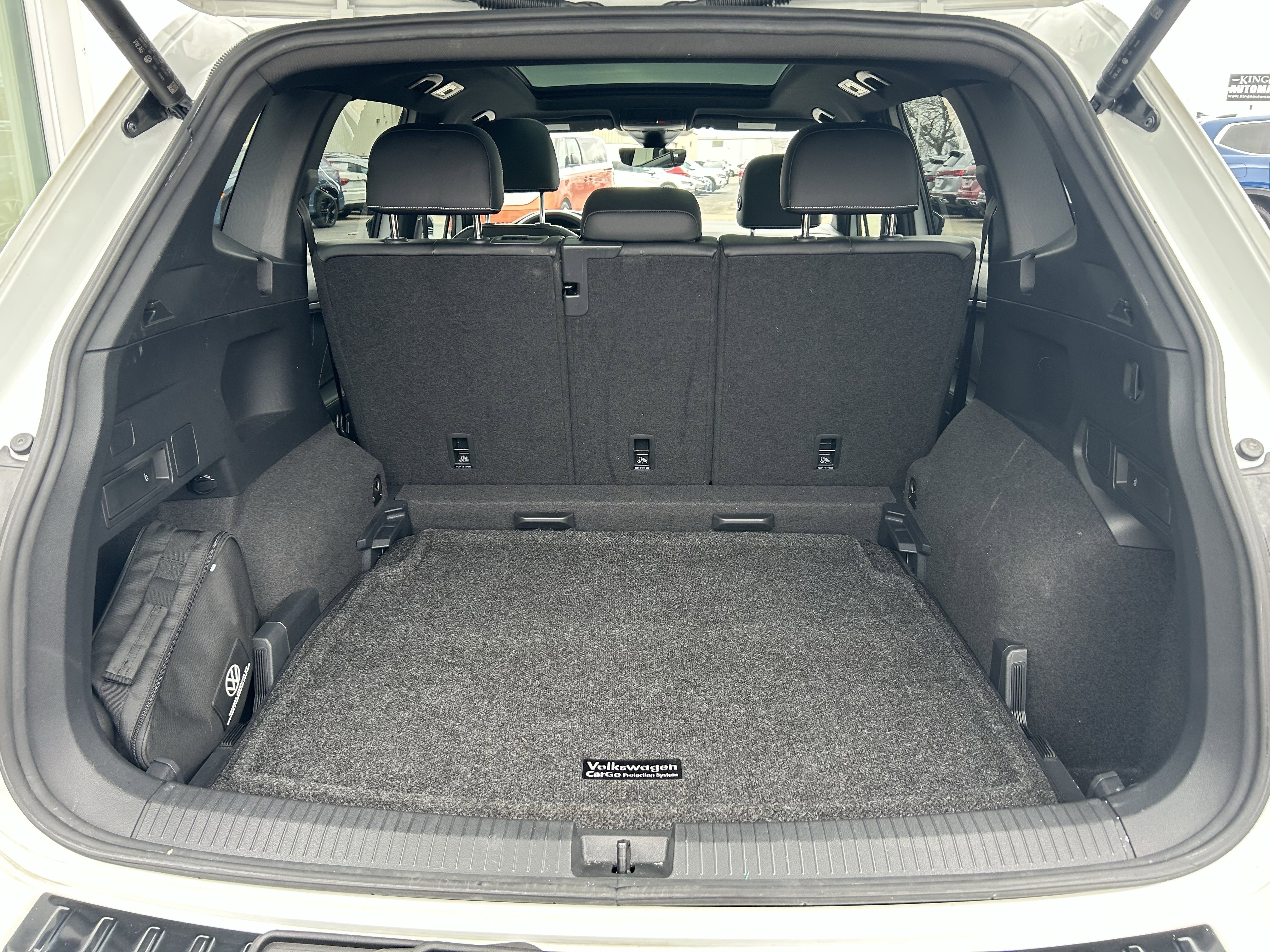 Certified 2022 Volkswagen Tiguan SE R-Line image 27