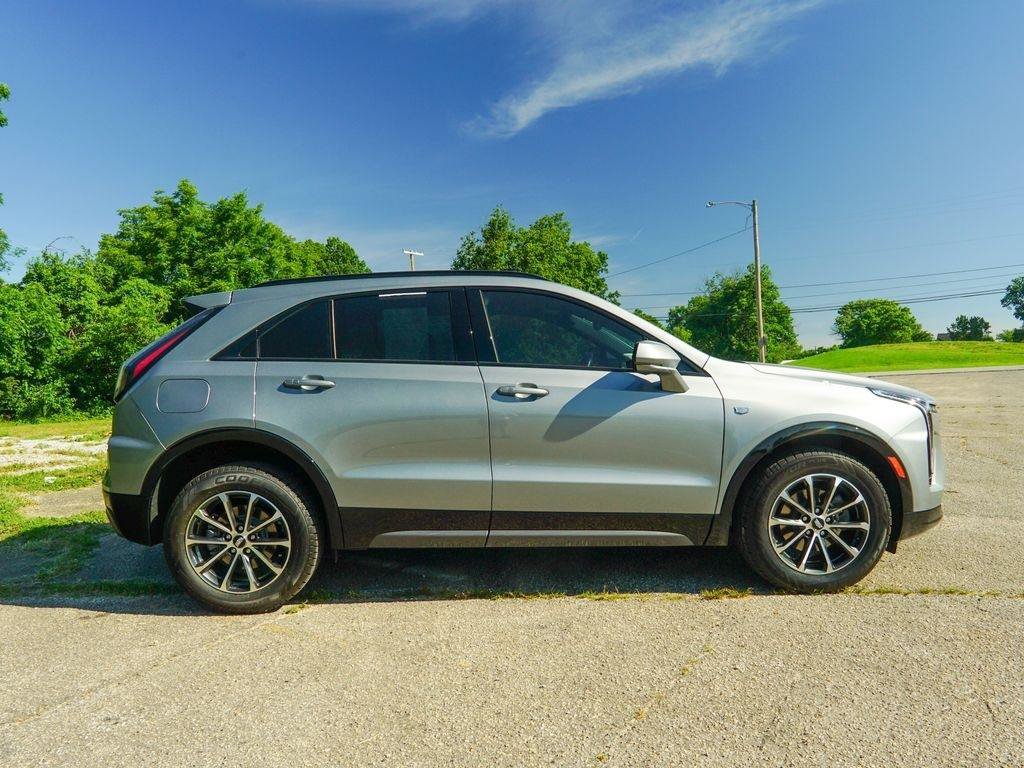 Used 2024 Cadillac XT4 Sport FWD image 2