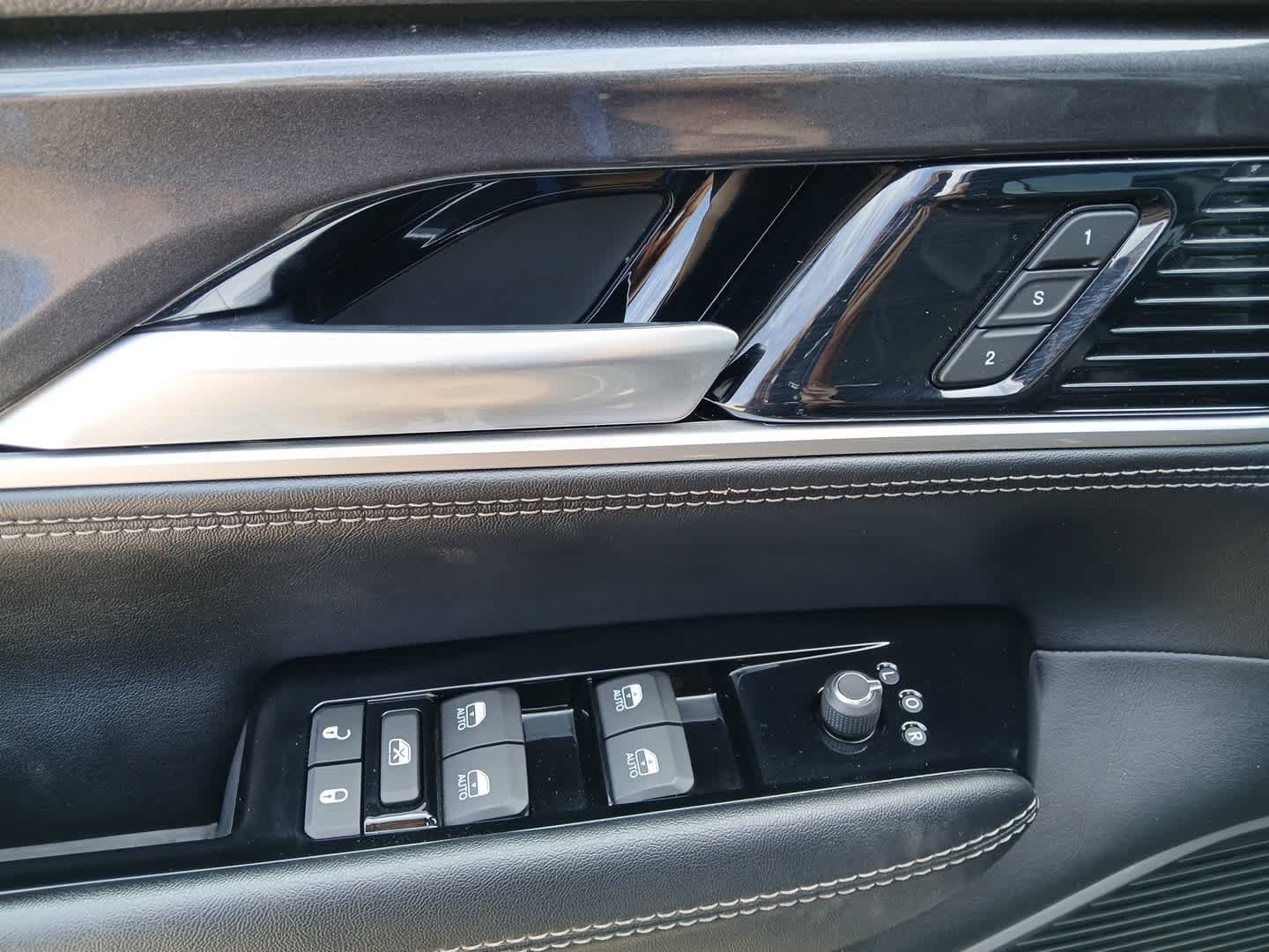 Used 2024 Jeep Wagoneer 4WD image 13