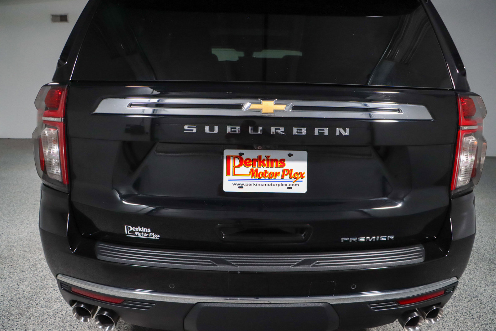 Used 2021 Chevrolet Suburban Premier w/ Premium Package image 8