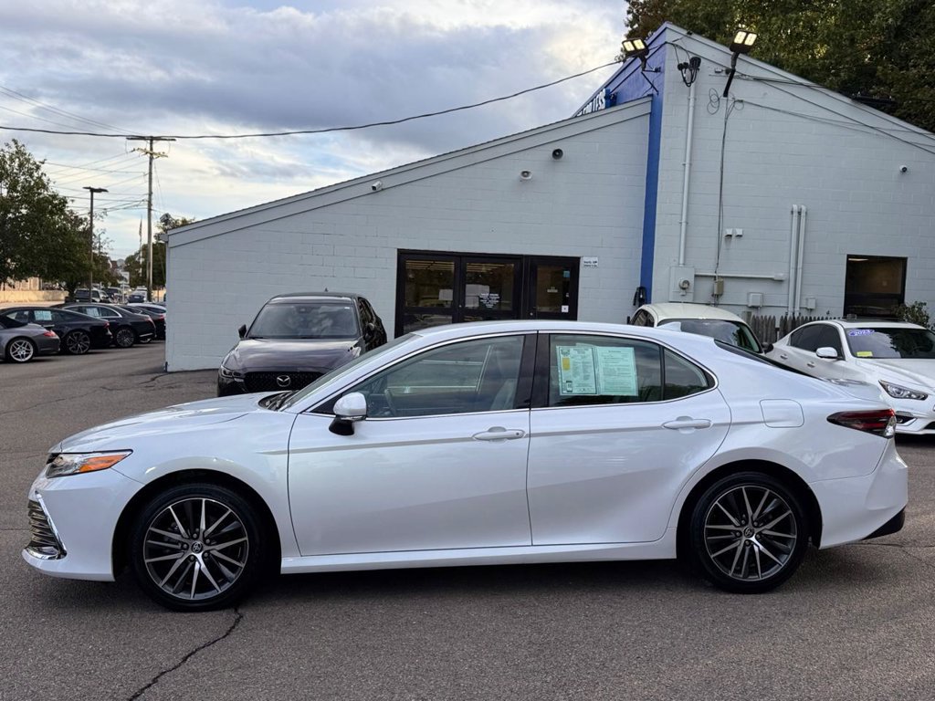 Used 2023 Toyota Camry XLE FWD image 3