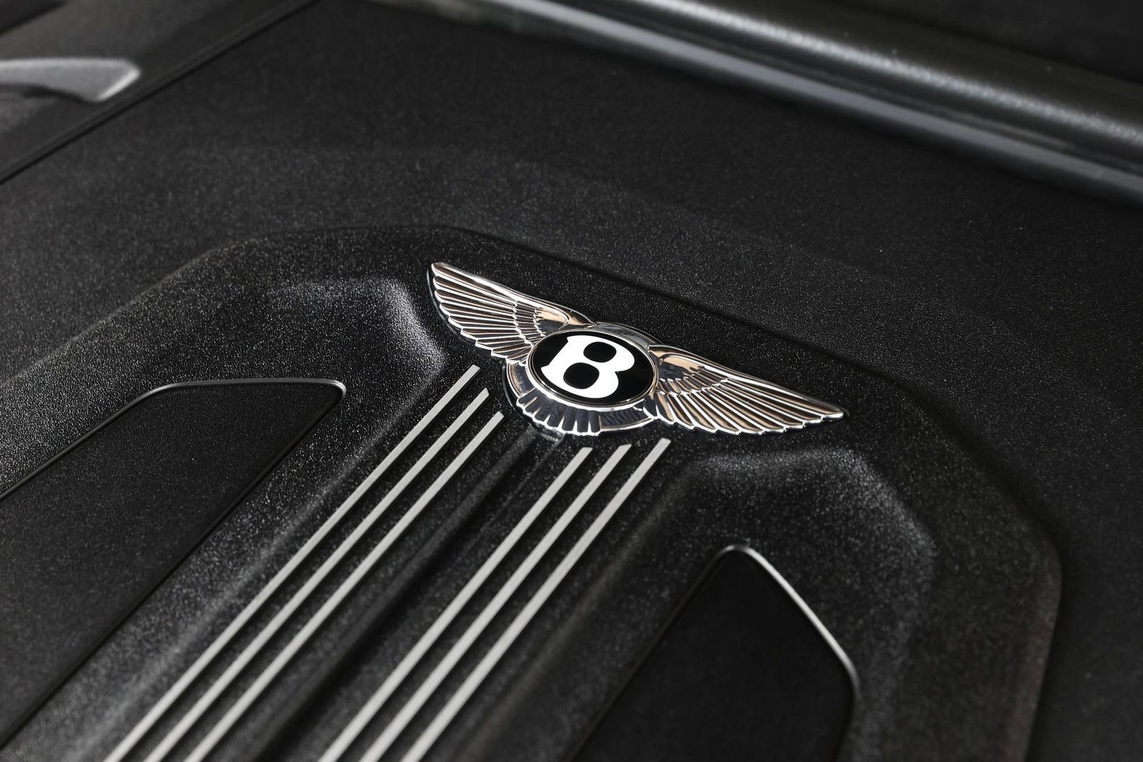 Used 2023 Bentley Bentayga image 37