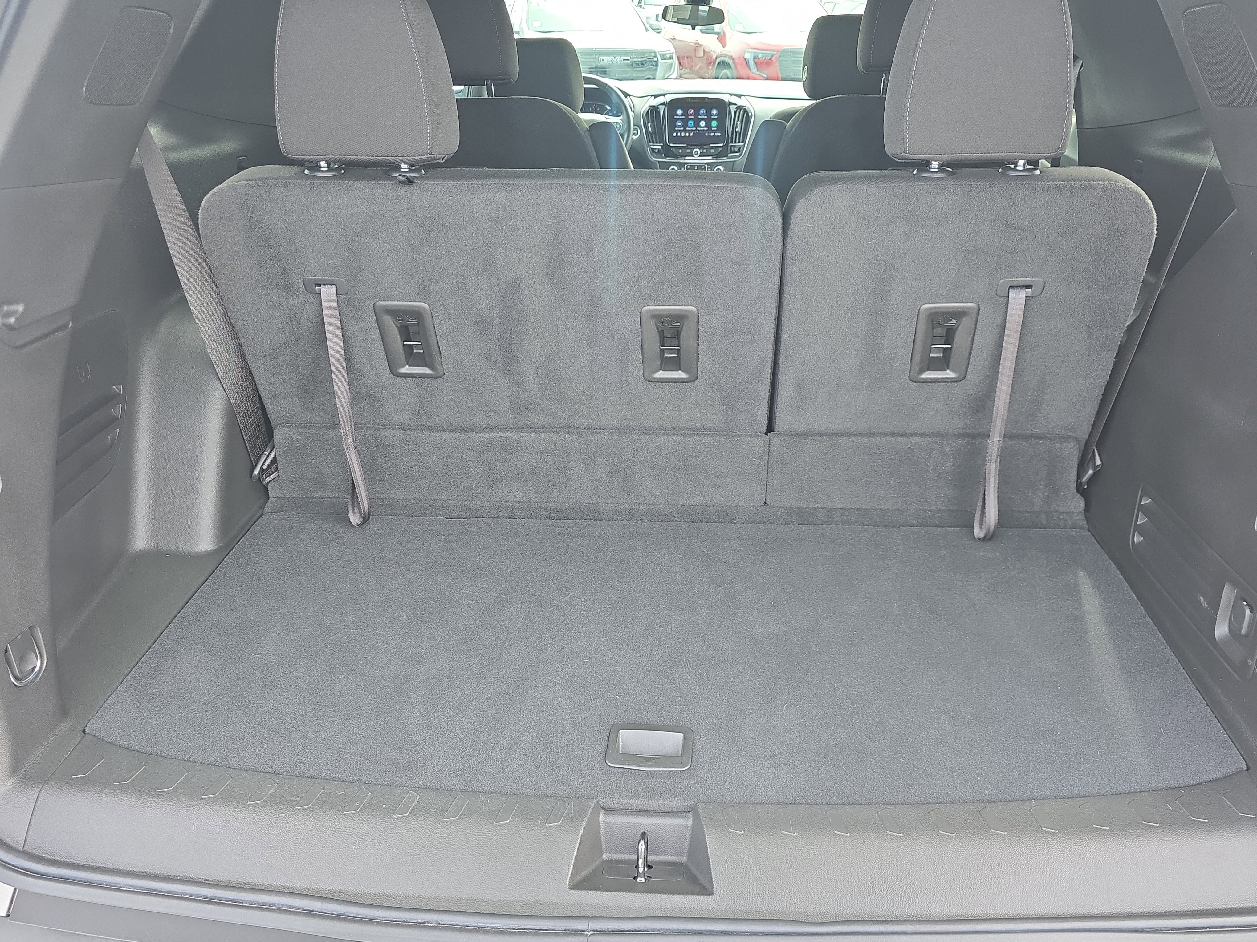 Used 2023 Chevrolet Traverse LT image 5