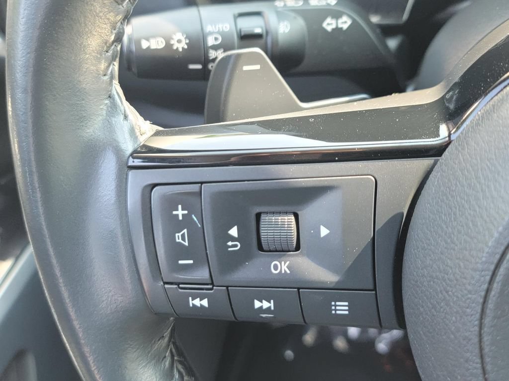 Used 2023 Nissan Pathfinder SL w/ Lighting Package (N92) AWD/4WD image 25