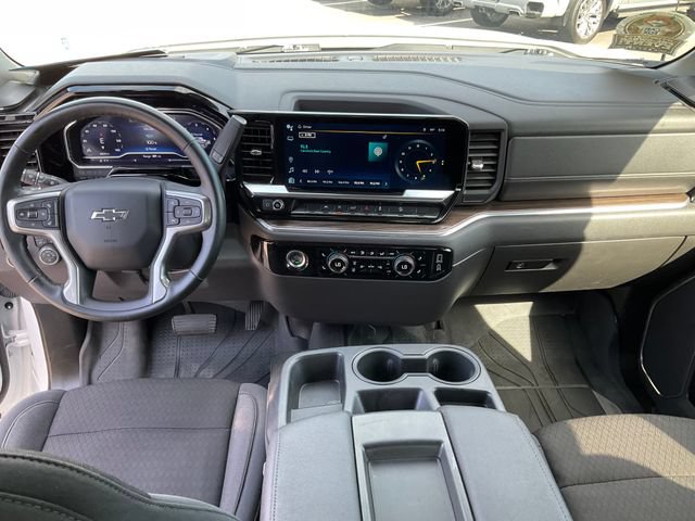 Used 2024 Chevrolet Silverado 1500 RST w/ Z71 Off-Road Package AWD/4WD image 4