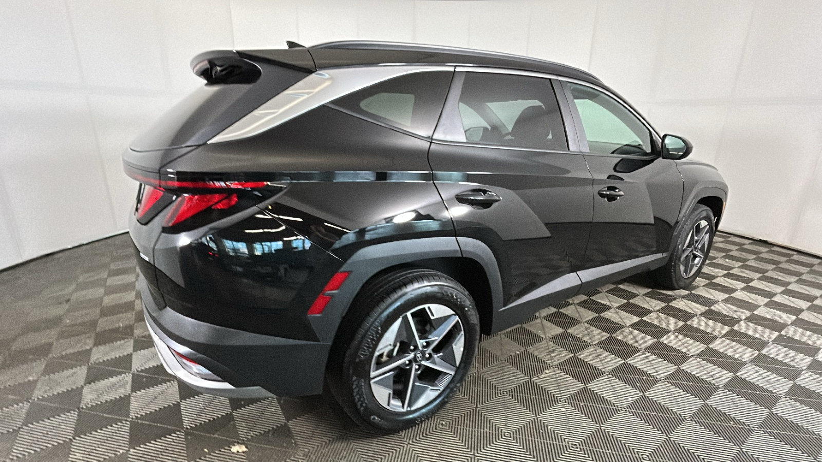 Used 2025 Hyundai Tucson SEL AWD/4WD image 3
