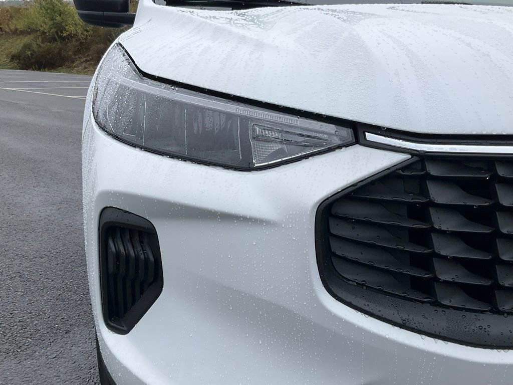 New 2026 Ford Escape Active AWD/4WD image 2