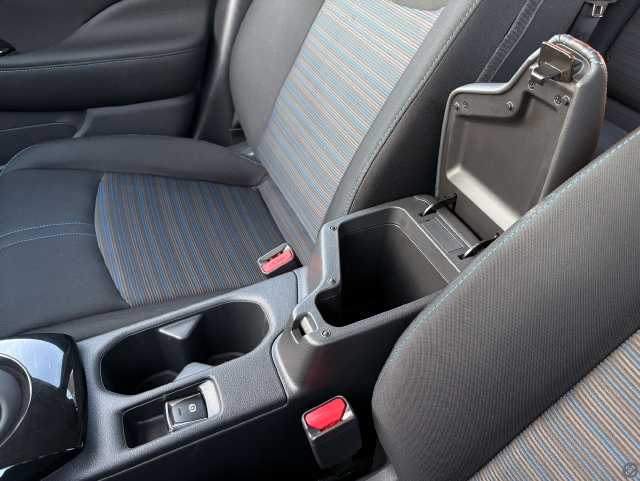 Certified 2025 Nissan Leaf SV Plus FWD image 28