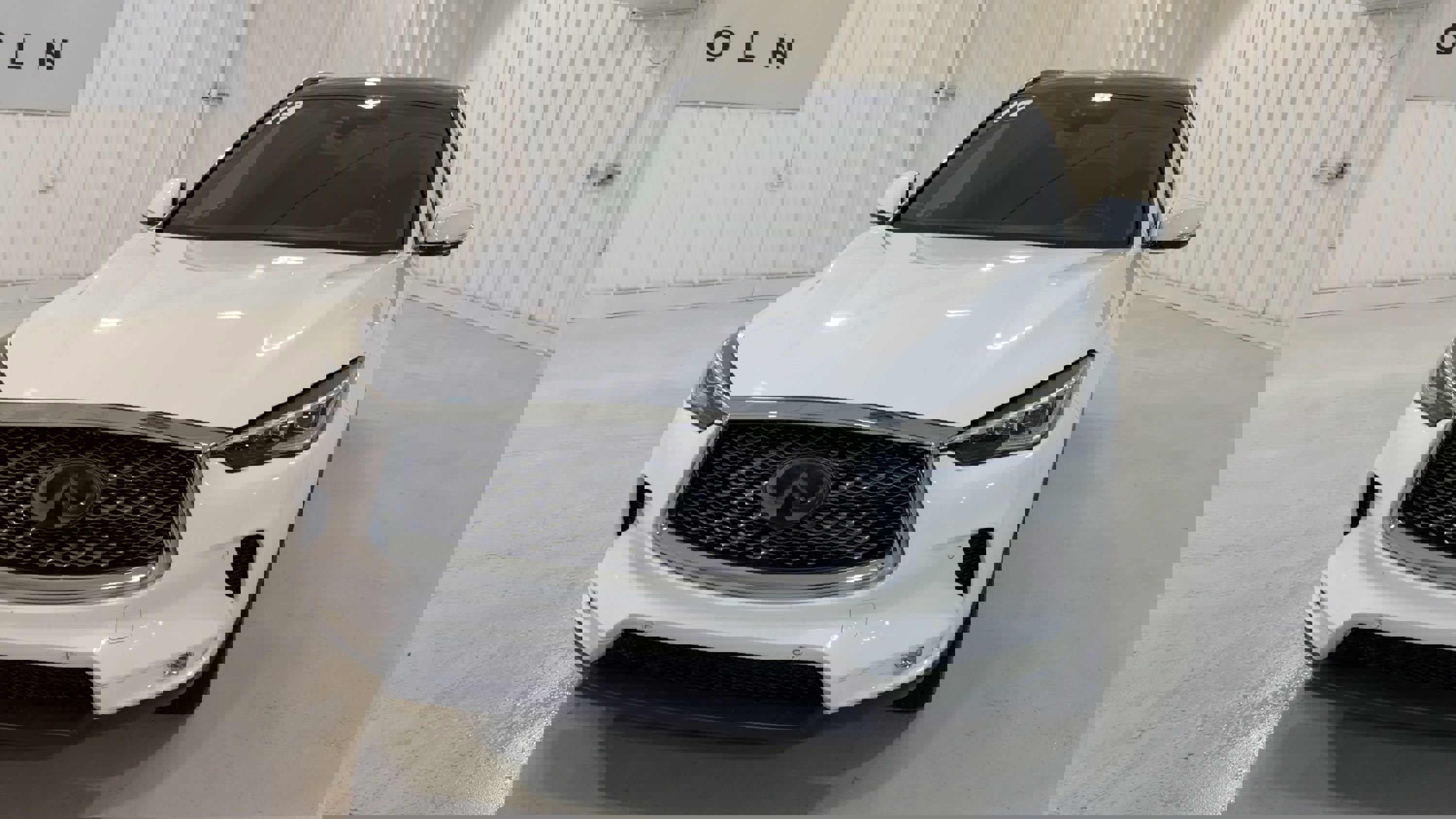 Used 2019 INFINITI QX50 Essential w/ Sensory Package FWD image 4