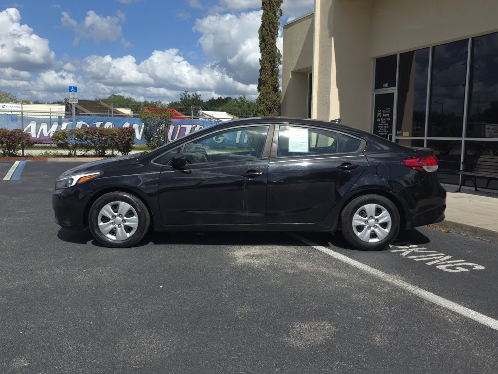 Used 2017 Kia Forte LX FWD image 9