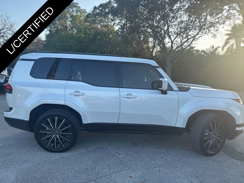 Certified 2025 Lexus GX 550 w/ Accessory Package (Z1) image 32