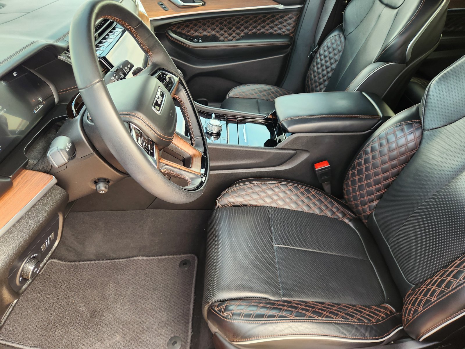 Used 2025 Jeep Grand Cherokee L Summit w/ Advanced Protech Group IV AWD/4WD image 13