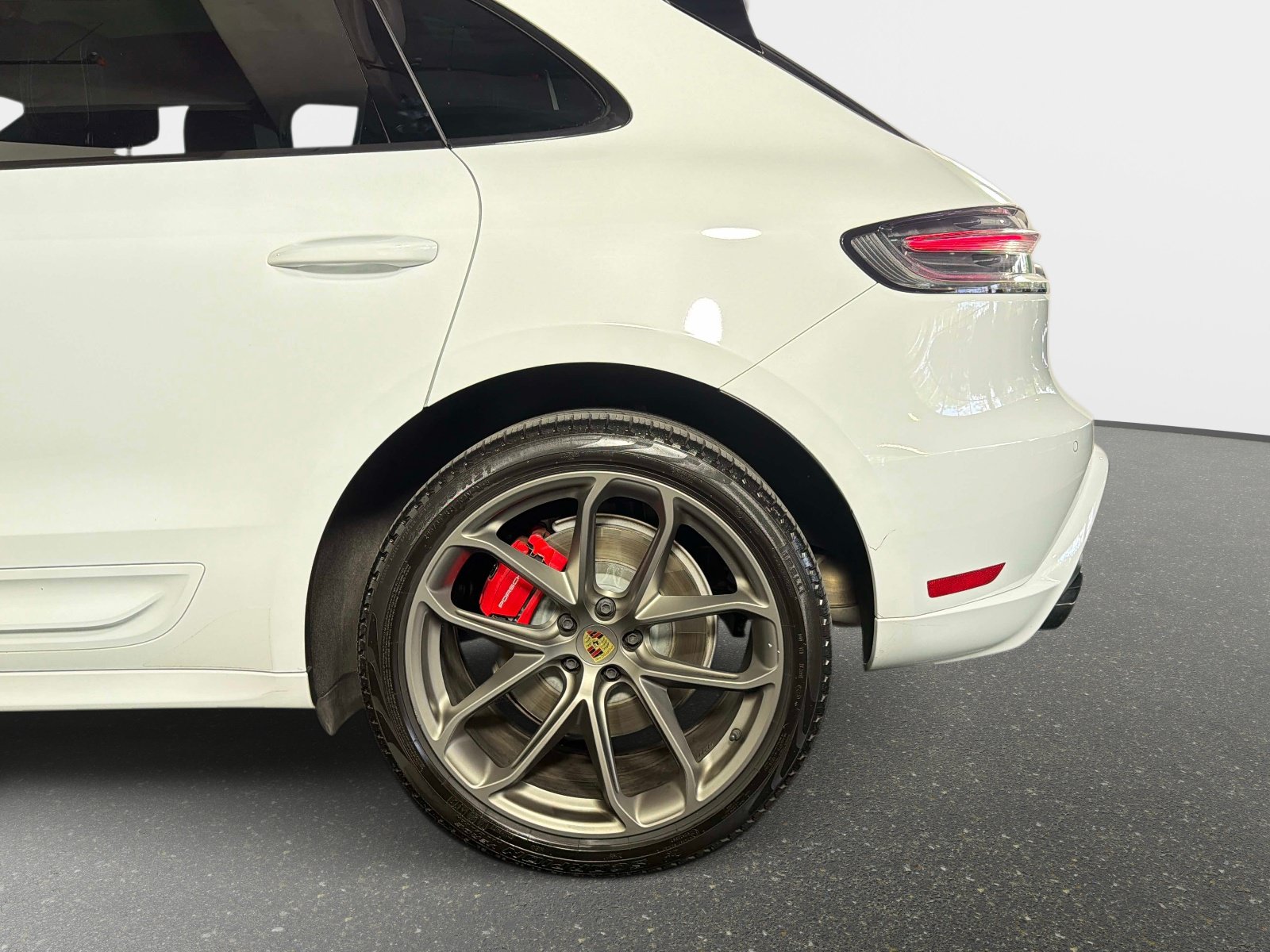 Used 2024 Porsche Macan GTS AWD/4WD image 15