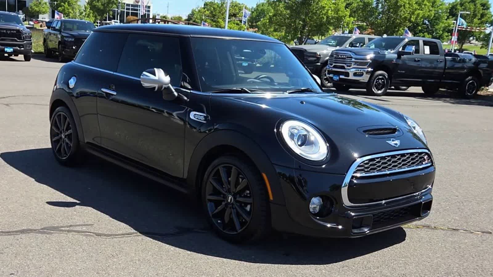 Used 2017 MINI Cooper S FWD image 2