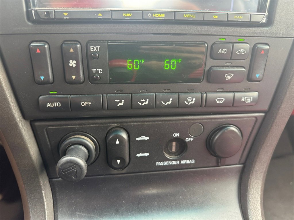 Used 2002 Ford Thunderbird image 29