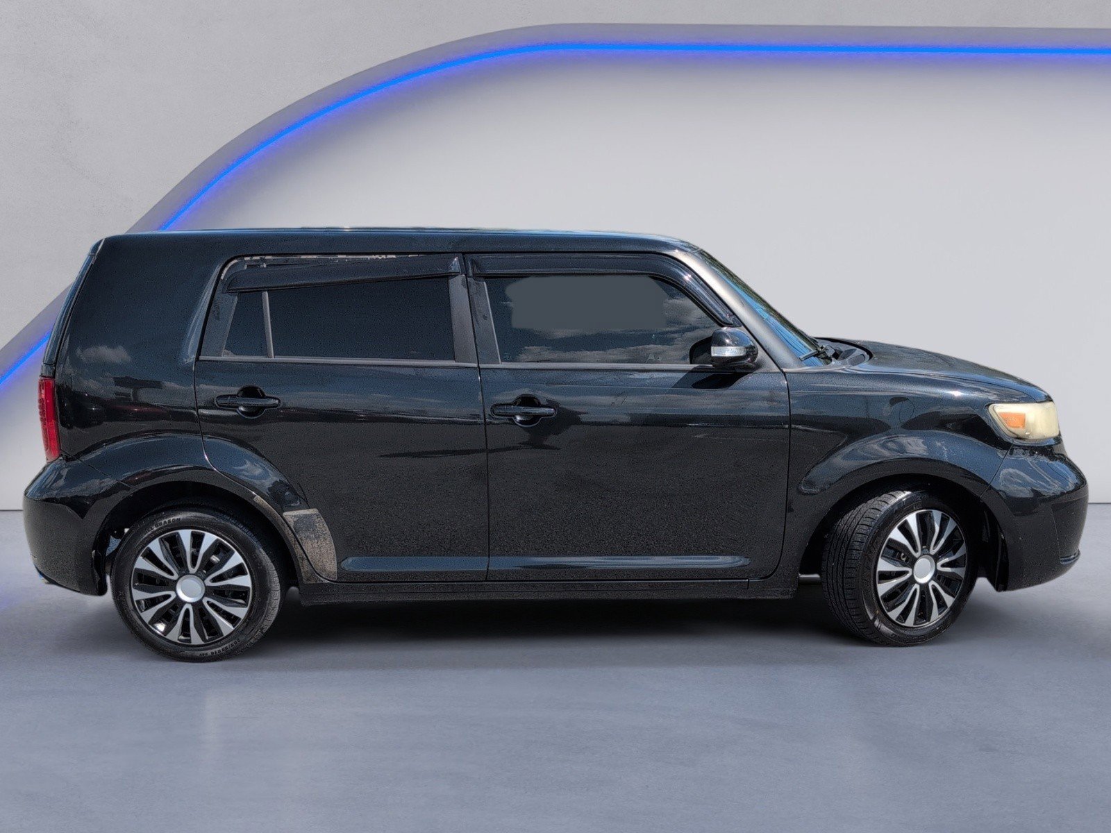 Used 2009 Scion xB FWD image 3