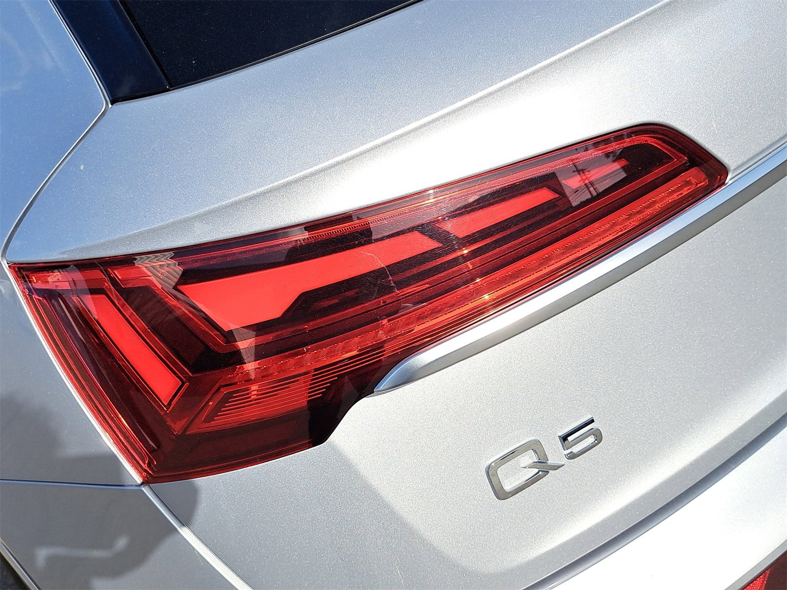 Used 2023 Audi Q5 2.0T Premium w/ Convenience Package image 38