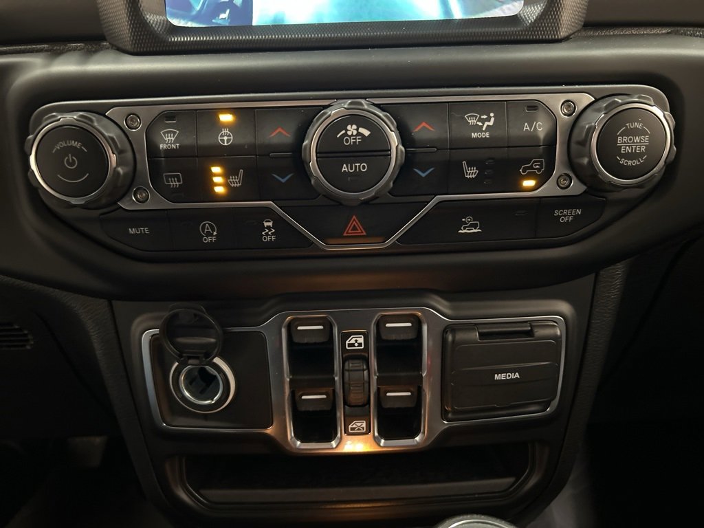 Used 2023 Jeep Gladiator Willys image 22