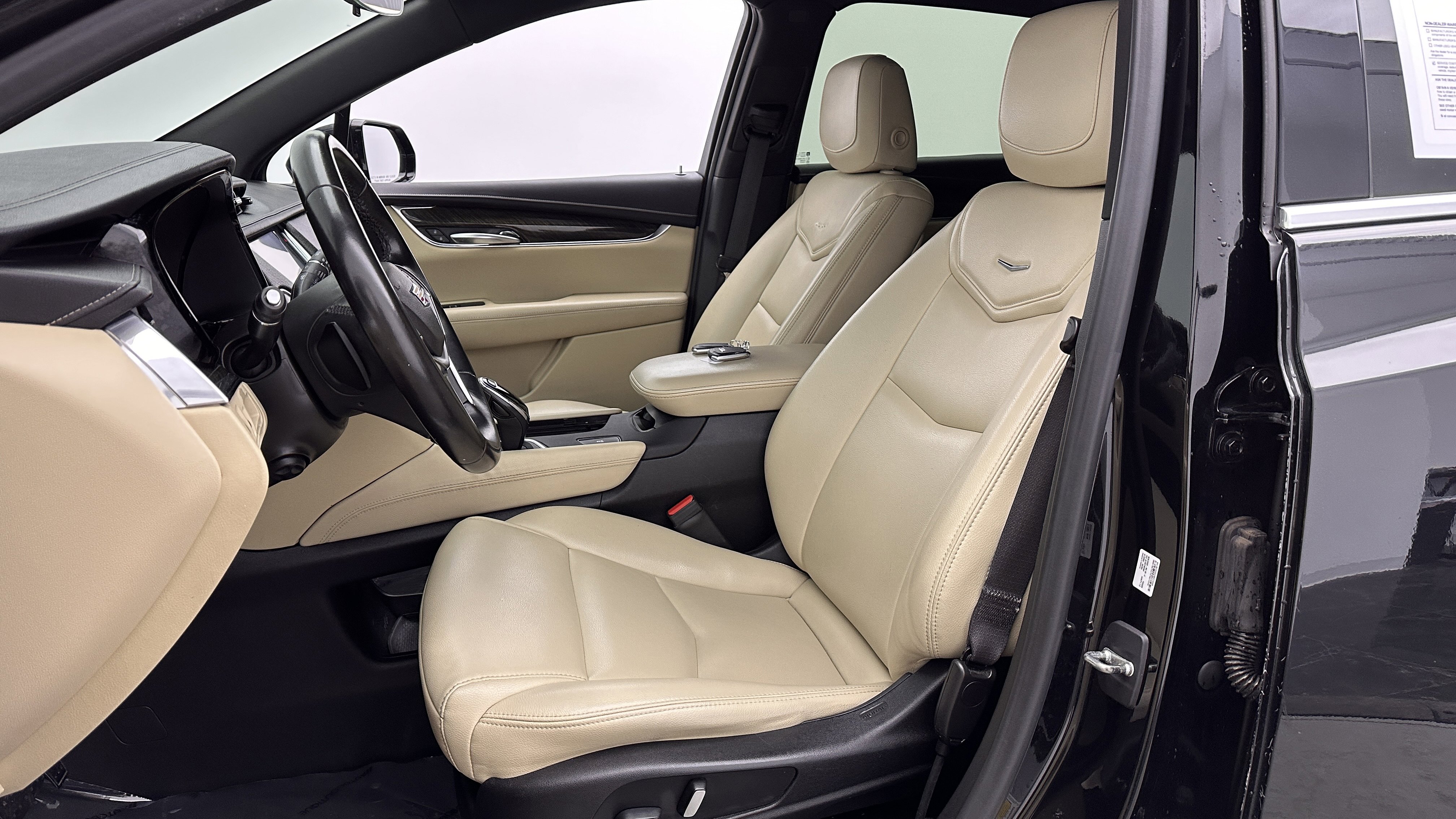 Used 2019 Cadillac XT5 FWD image 13