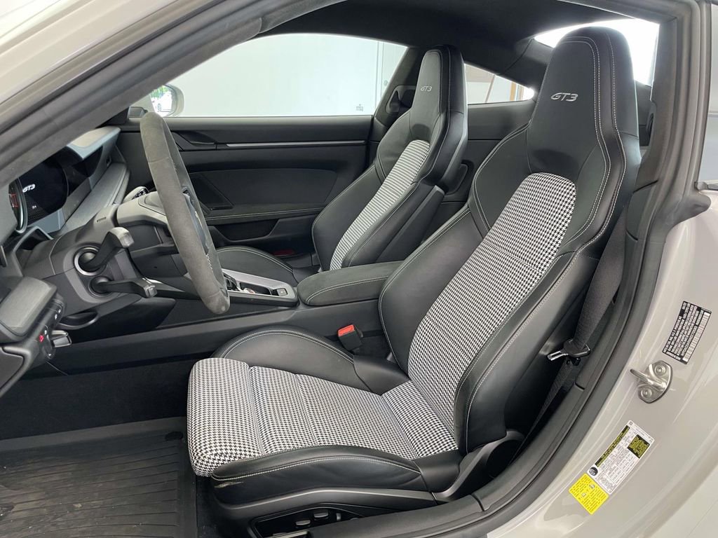 Certified 2022 Porsche 911 GT3 RWD image 5