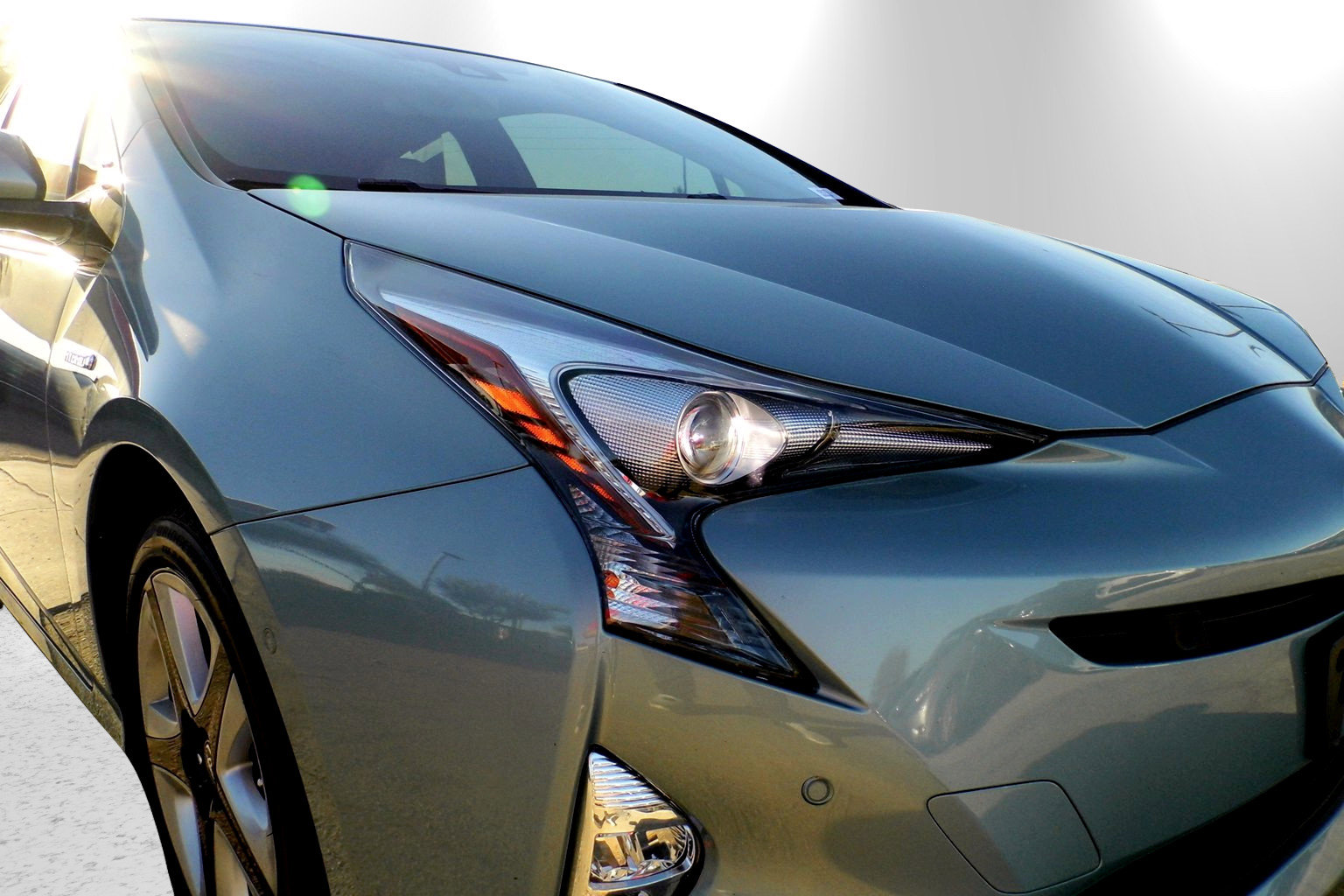 Used 2018 Toyota Prius Four Touring image 9