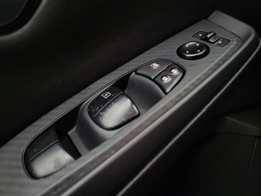 Used 2025 Nissan Sentra SV image 27