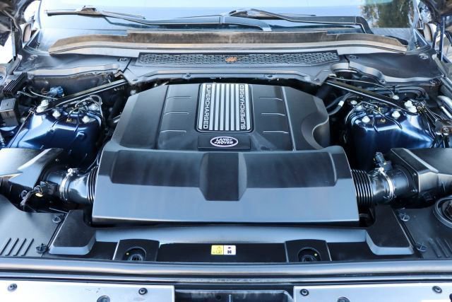 Used 2015 Land Rover Range Rover HSE image 60