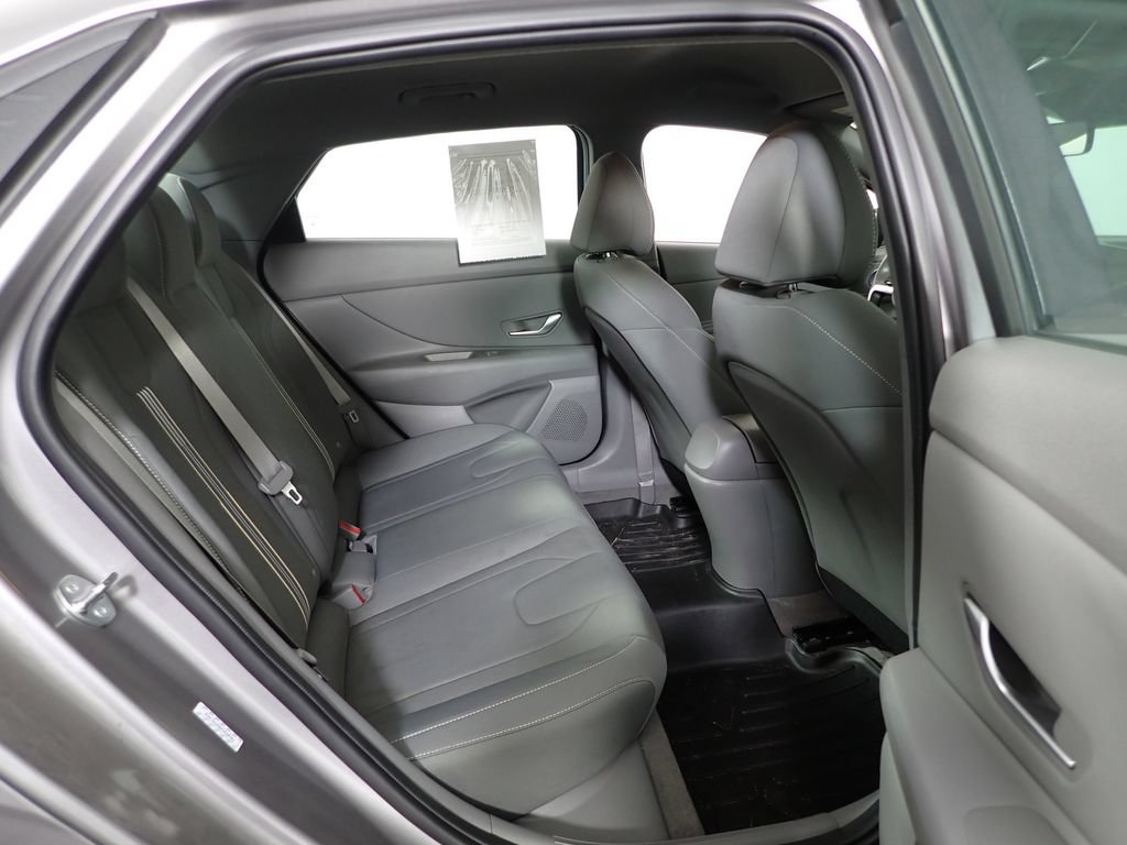 Used 2023 Hyundai Elantra SEL w/ Convenience Package FWD image 34