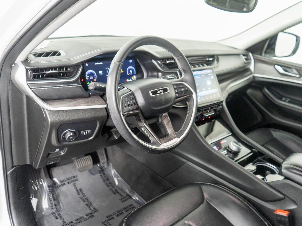 Used 2023 Jeep Grand Cherokee Limited image 13