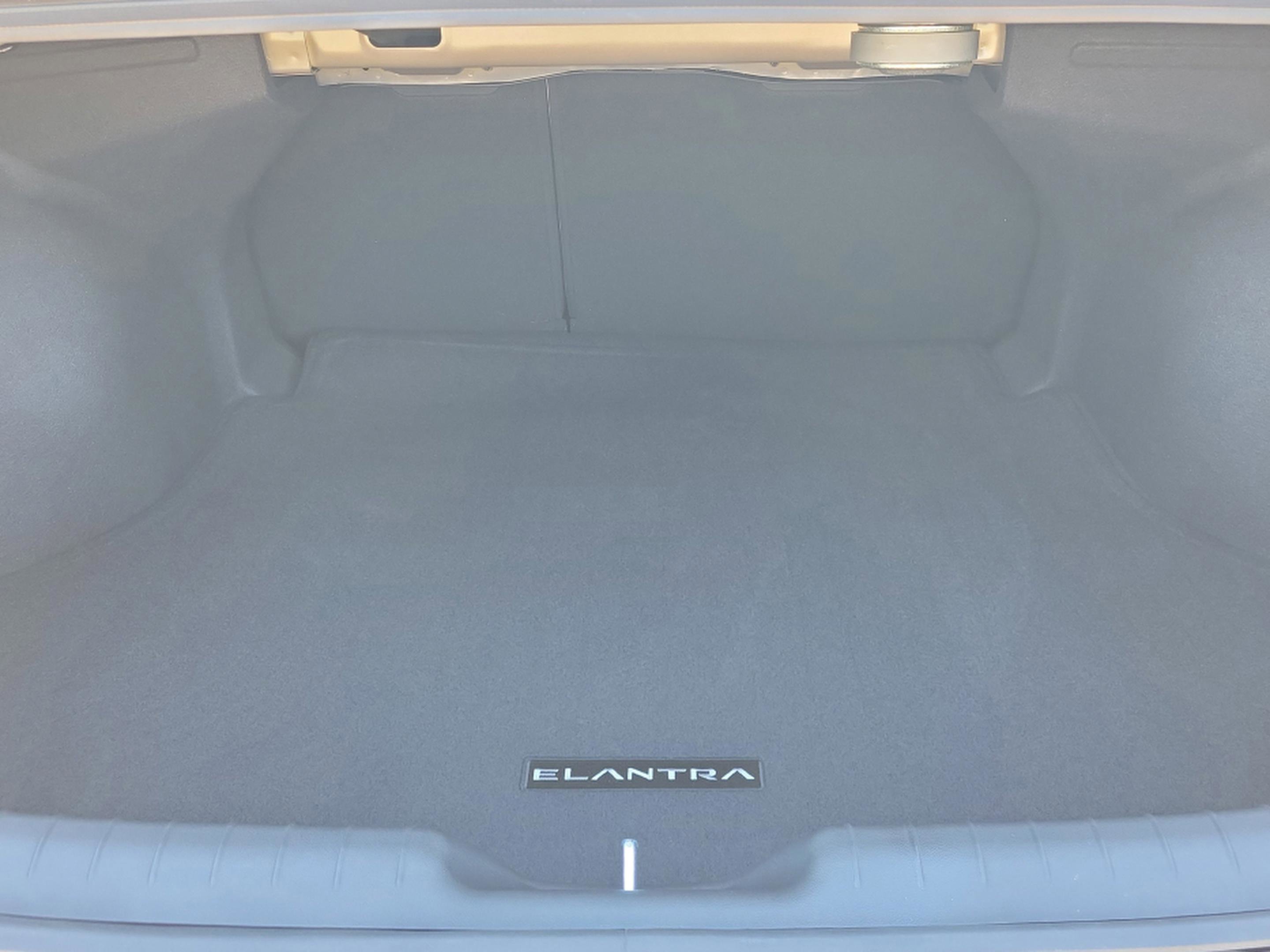 New 2026 Hyundai Elantra Limited image 8