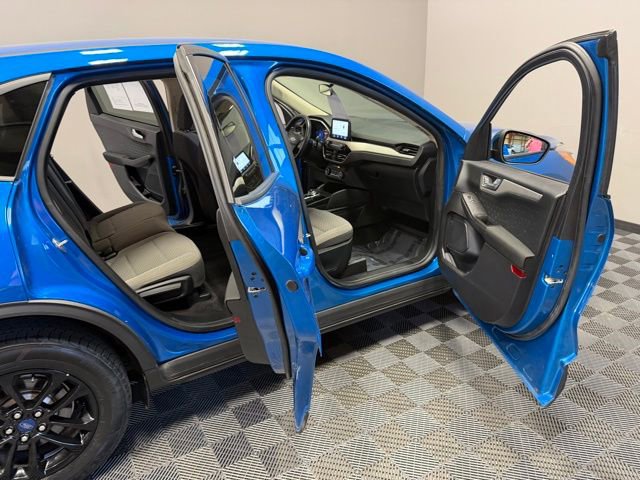 Used 2020 Ford Escape SE Sport image 21