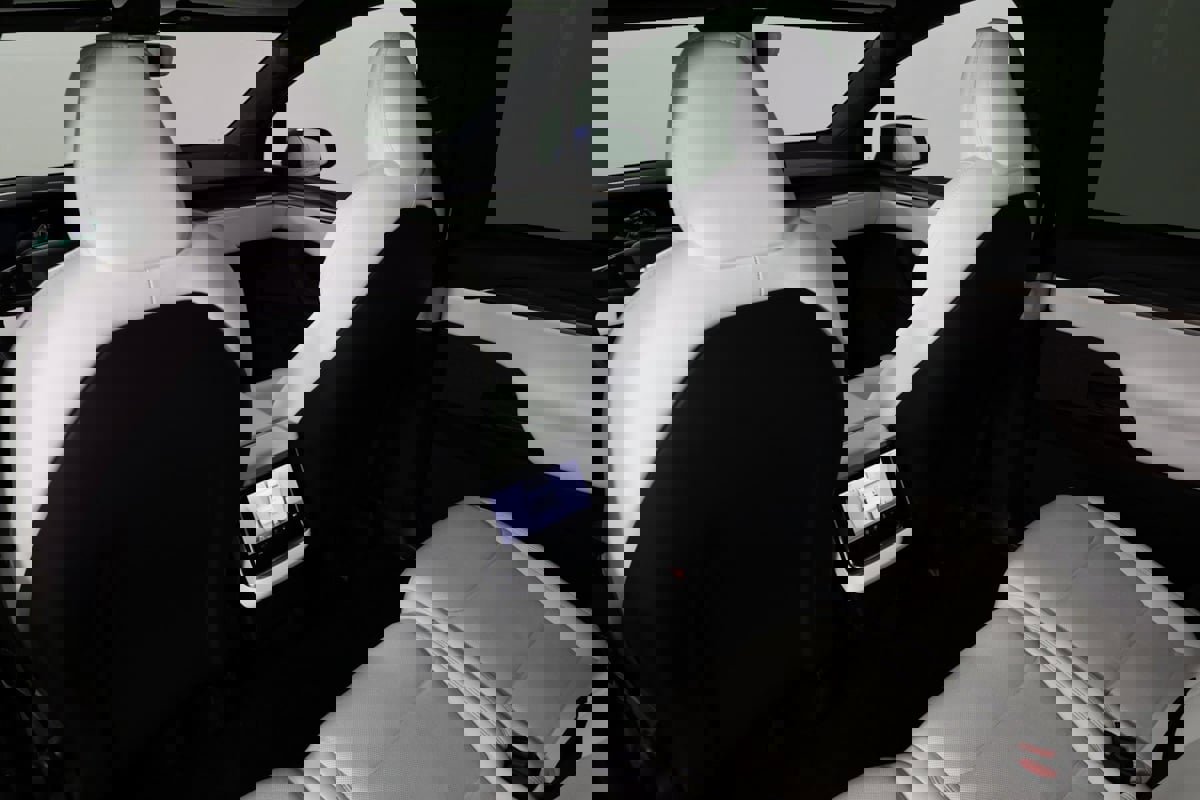 Used 2022 Tesla Model X image 49