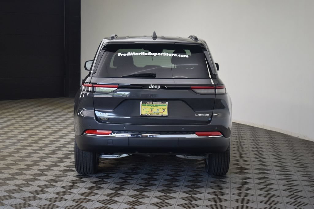 New 2026 Jeep Grand Cherokee Laredo AWD/4WD image 10