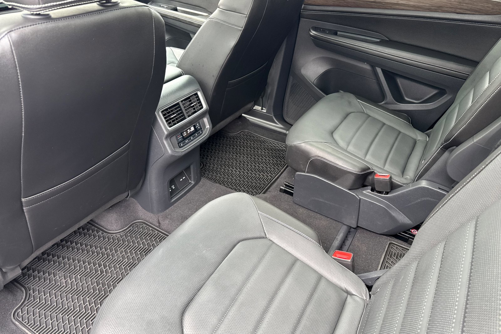 Certified 2024 Volkswagen Atlas SEL image 12
