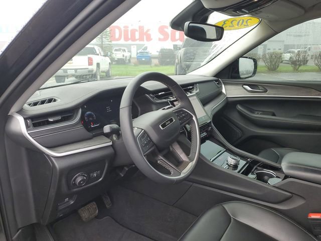 Used 2023 Jeep Grand Cherokee L Limited w/ Trailer Tow Group (B) AWD/4WD image 13