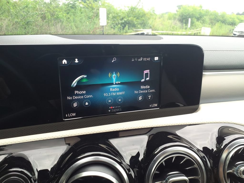 Used 2021 Mercedes-Benz CLA 250 image 26