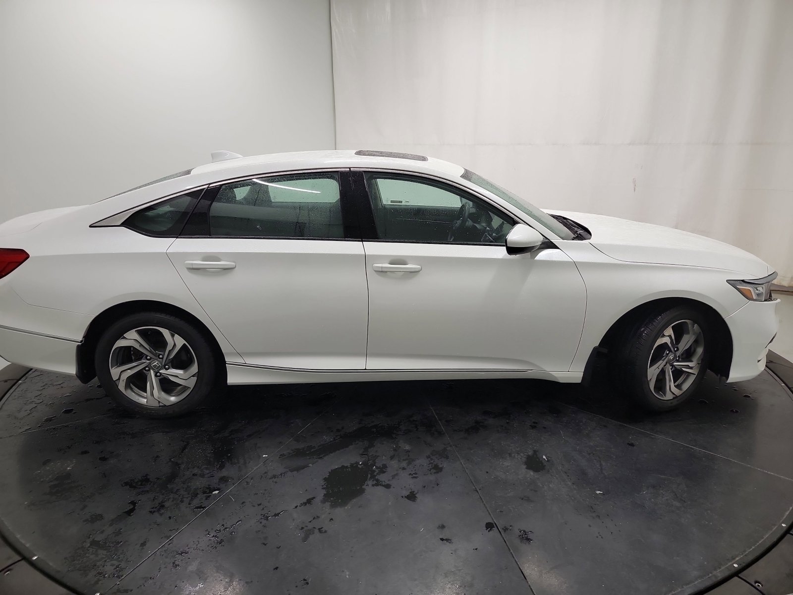 Used 2018 Honda Accord EX image 11