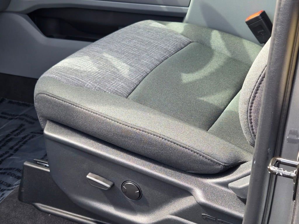 New 2026 Ford F350 XLT w/ XLT Premium Package image 21