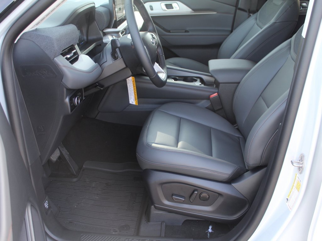 New 2026 Ford Explorer Active w/ Active Comfort Package image 3