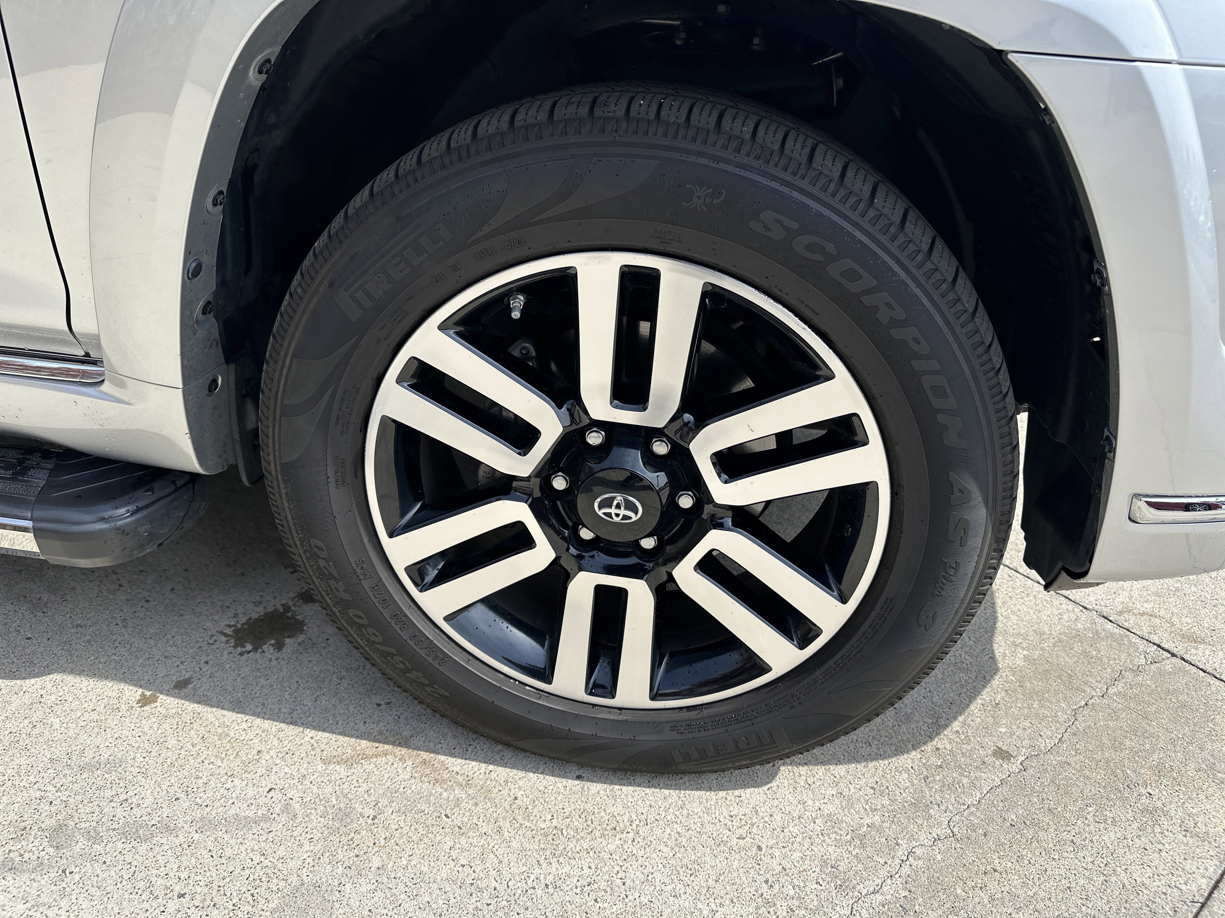 Used 2019 Toyota 4Runner Limited image 31