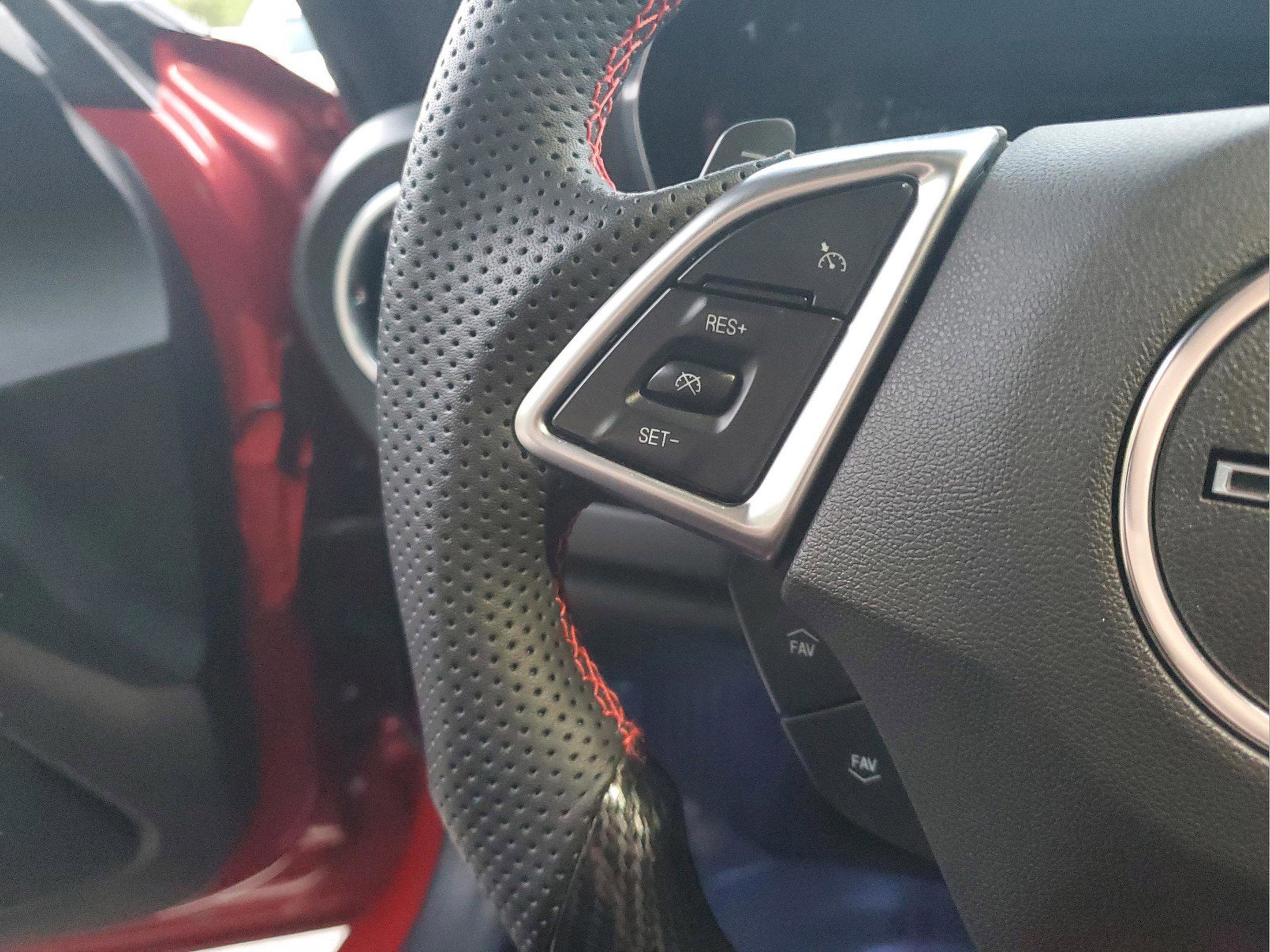 Used 2019 Chevrolet Camaro LT w/ Technology Package image 26