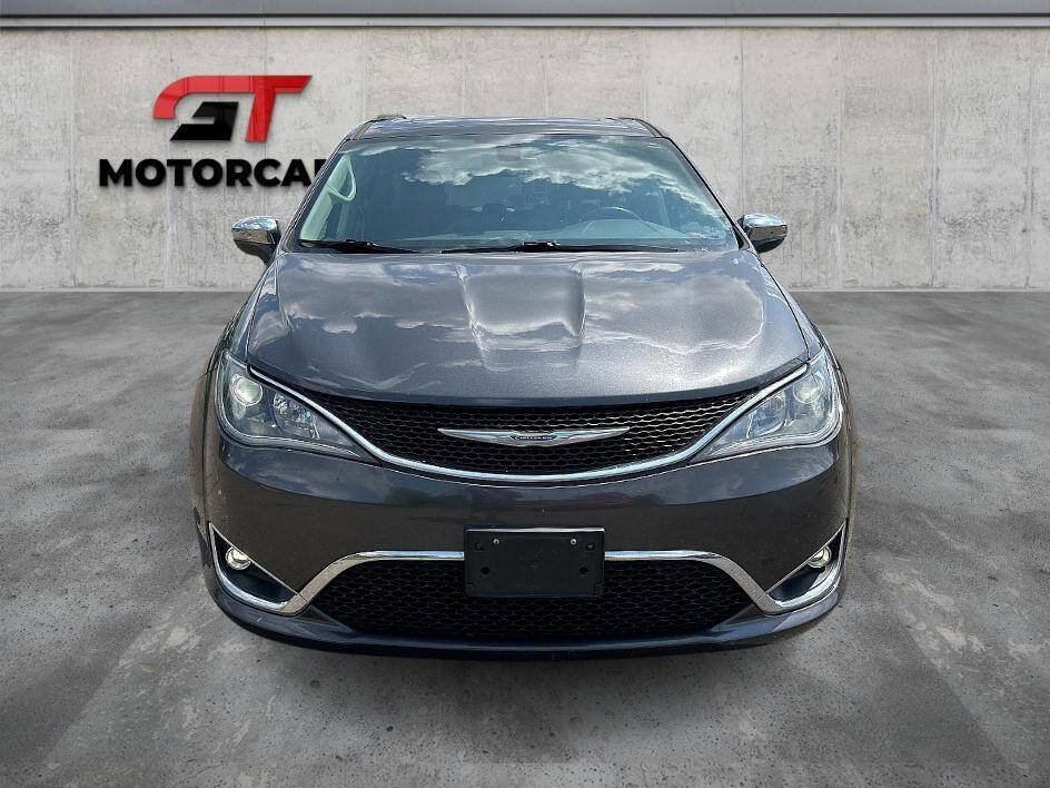 Used 2017 Chrysler Pacifica Limited image 8