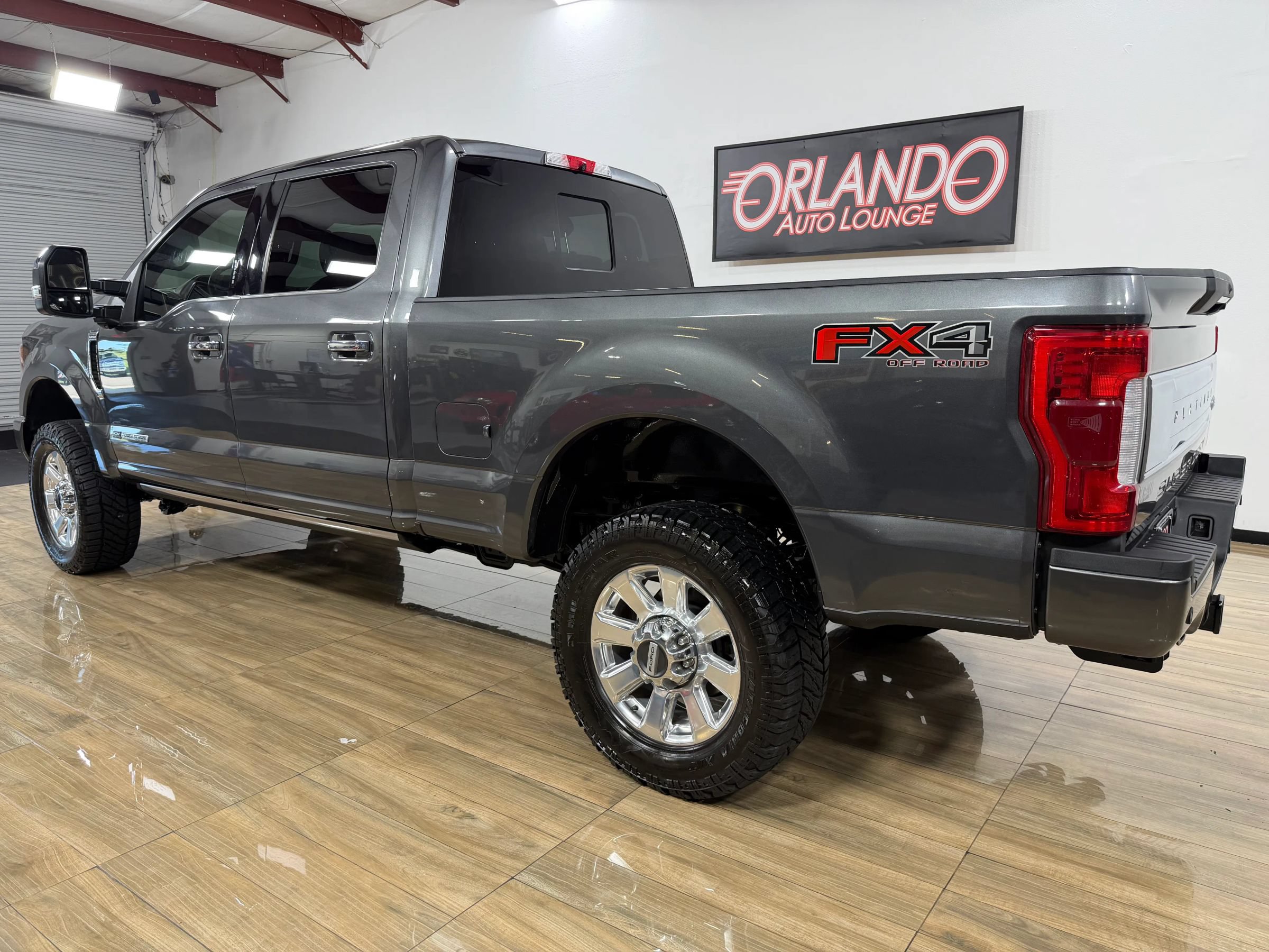 Used 2019 Ford F250 Platinum w/ Platinum Ultimate Package AWD/4WD image 9