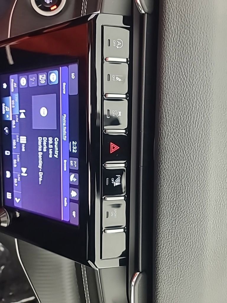 Used 2024 Jeep Grand Cherokee Laredo X image 31