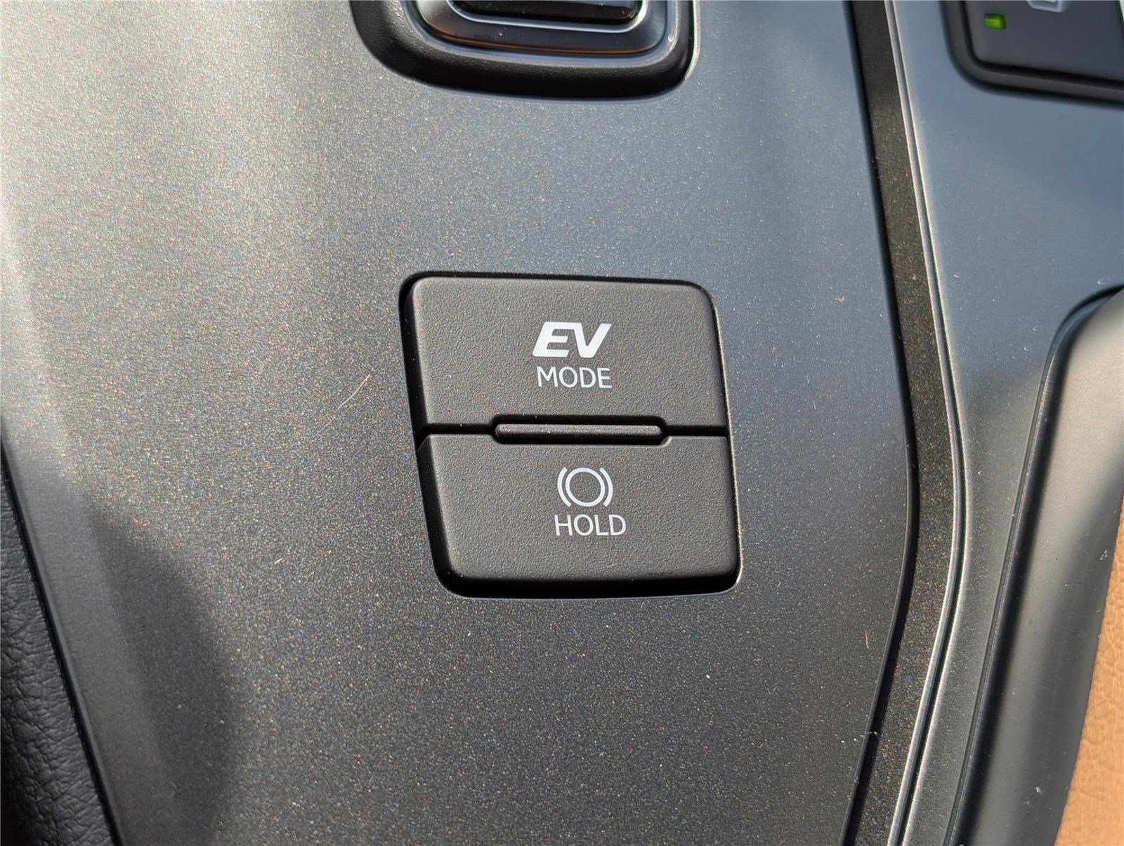 New 2026 Lexus UX 300h AWD image 22